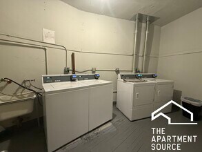 2234 W Wilson Ave, Unit 308 in Chicago, IL - Building Photo - Building Photo