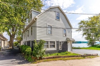 163 Eagle Point Rd in Fox Lake, IL - Building Photo - Building Photo