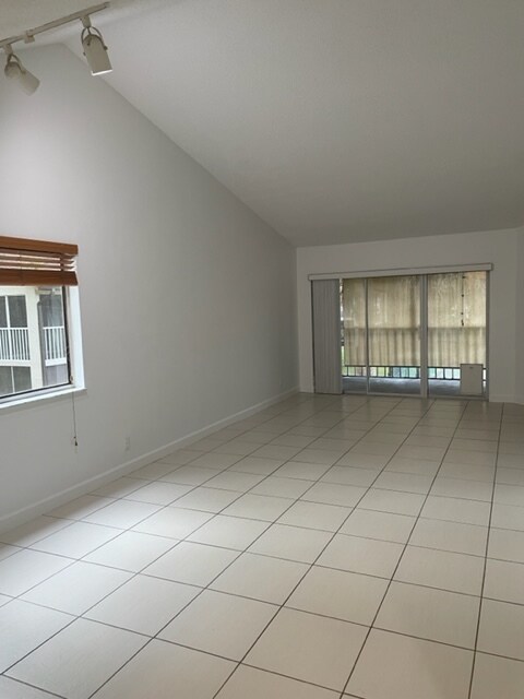 9153 SW 141st Pl in Miami, FL - Building Photo