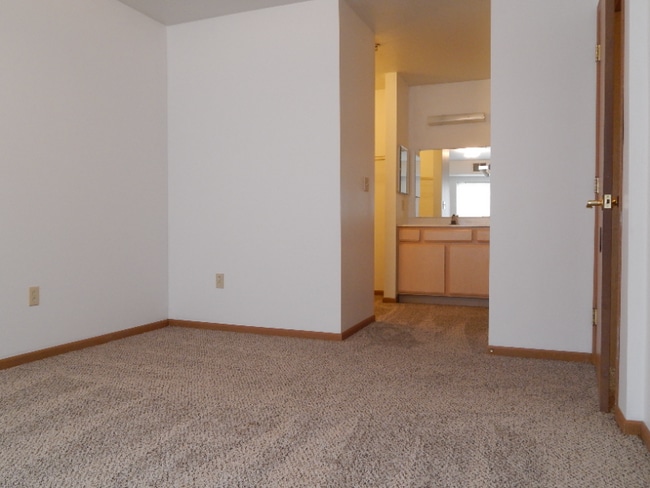 1112 W 4th St, Unit 1140-3C in Erie, PA - Building Photo - Building Photo