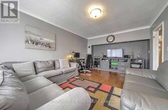 45 Greyhound Dr in Toronto, ON - Building Photo - Building Photo