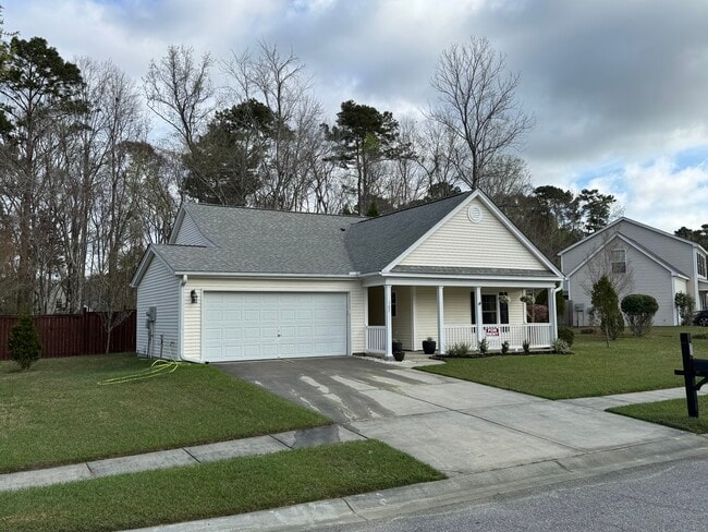 102 Bill Park Dr in Summerville, SC - Foto de edificio - Building Photo