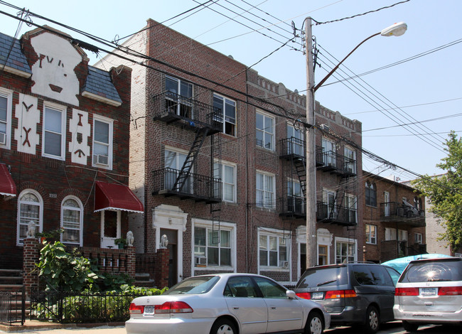 2350 82nd St in Brooklyn, NY - Foto de edificio - Building Photo