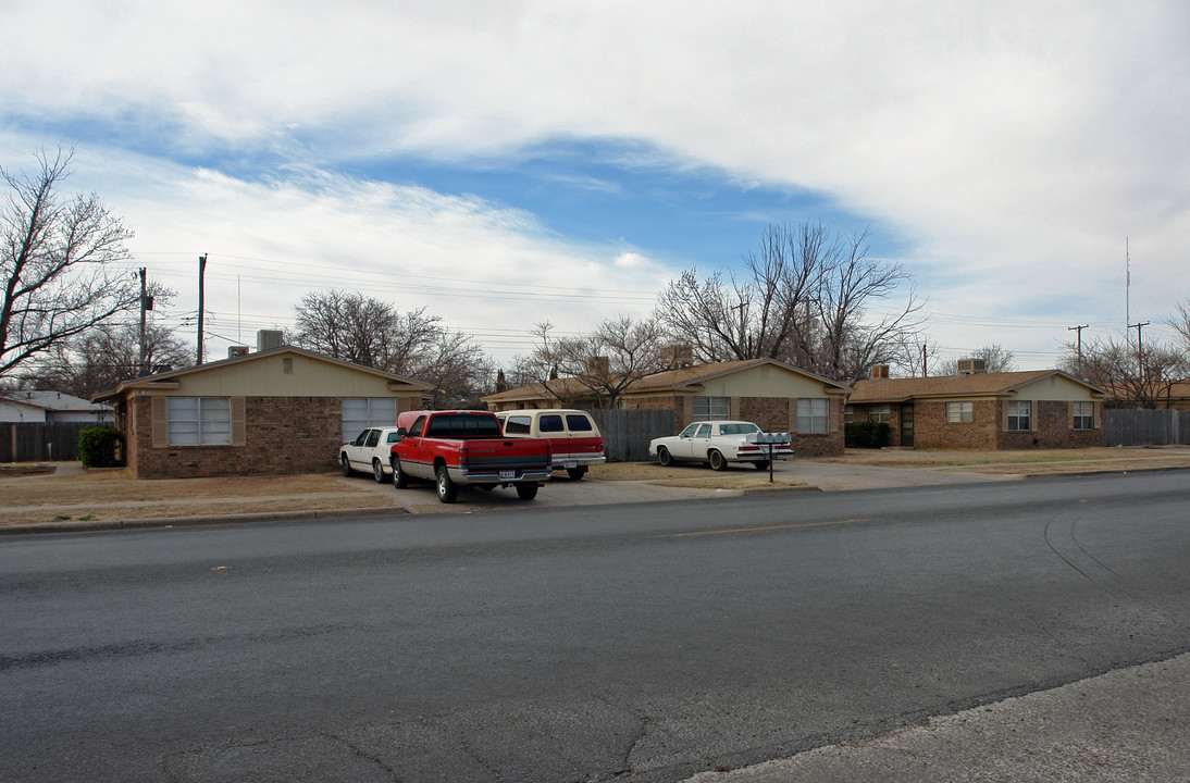 1609-1707 66th St in Lubbock, TX - Building Photo