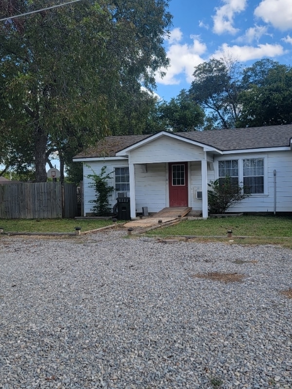 106 N Henderson Ave