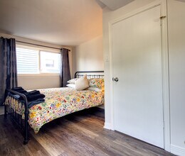 651 King St W in Kingston, ON - Building Photo - Building Photo