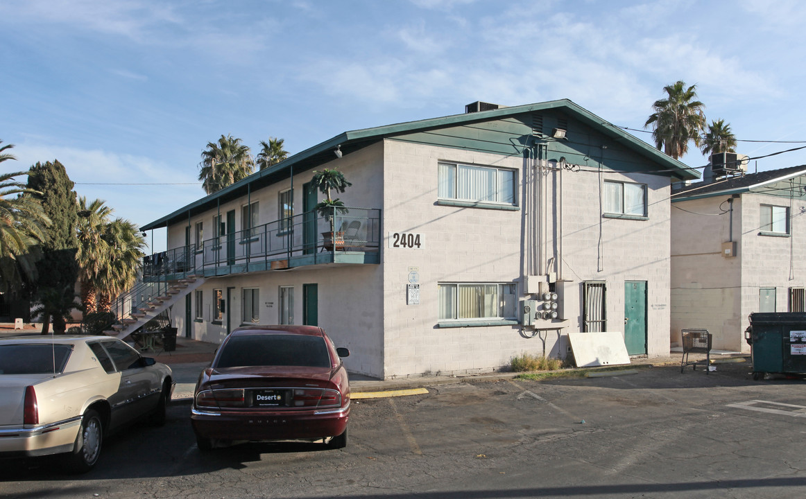 2404 Clifford Ave in Las Vegas, NV - Foto de edificio