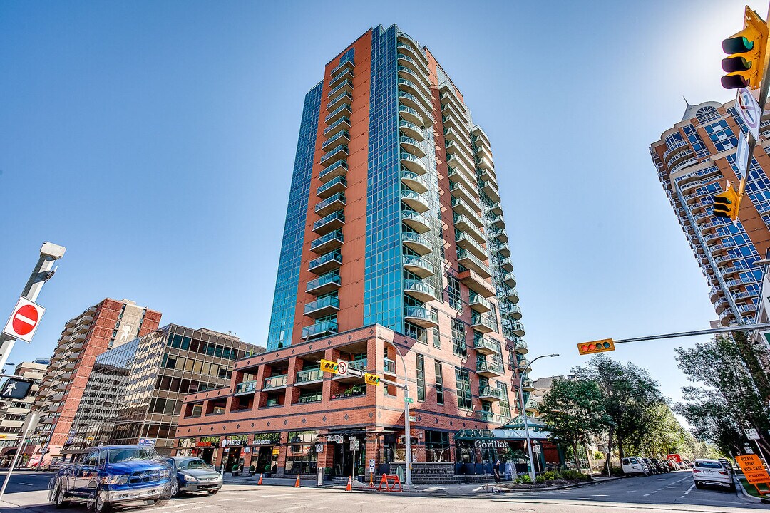 836-815 15 Ave SW in Calgary, AB - Building Photo