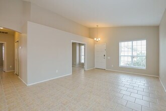 10030 E English Woods Rd in Tucson, AZ - Building Photo - Building Photo