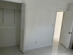 14821 SW 104th Ave in Miami, FL - Foto de edificio - Building Photo