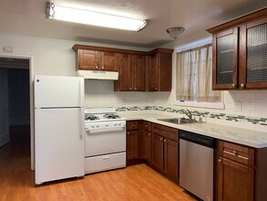 2154 Buena Vista Ave in Alameda, CA - Building Photo - Building Photo