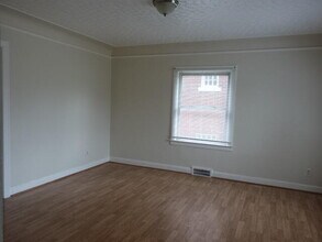 8205 Outer Dr E in Detroit, MI - Building Photo - Building Photo