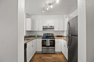 Del Norte Place Apartment Homes in El Cerrito, CA - Building Photo - Building Photo