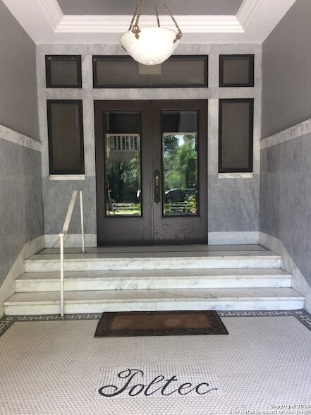 110 Auditorium Cir in San Antonio, TX - Building Photo - Building Photo