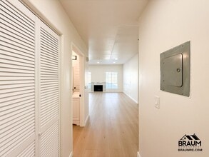 11035 Moorpark St in Los Angeles, CA - Building Photo - Building Photo