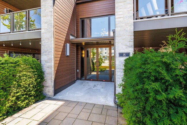 8 De Chambéry Boul in Blainville, QC - Building Photo - Building Photo