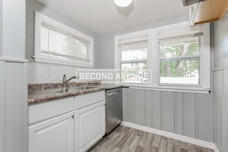 1806 Sundale Ave in Cincinnati, OH - Foto de edificio - Building Photo