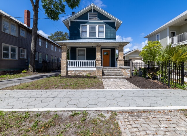 property at 1842 Hubbard St