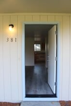 381 SE 39th Ave in Hillsboro, OR - Building Photo - Building Photo