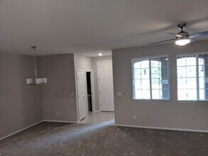 2860 Alenga St in Henderson, NV - Building Photo - Building Photo