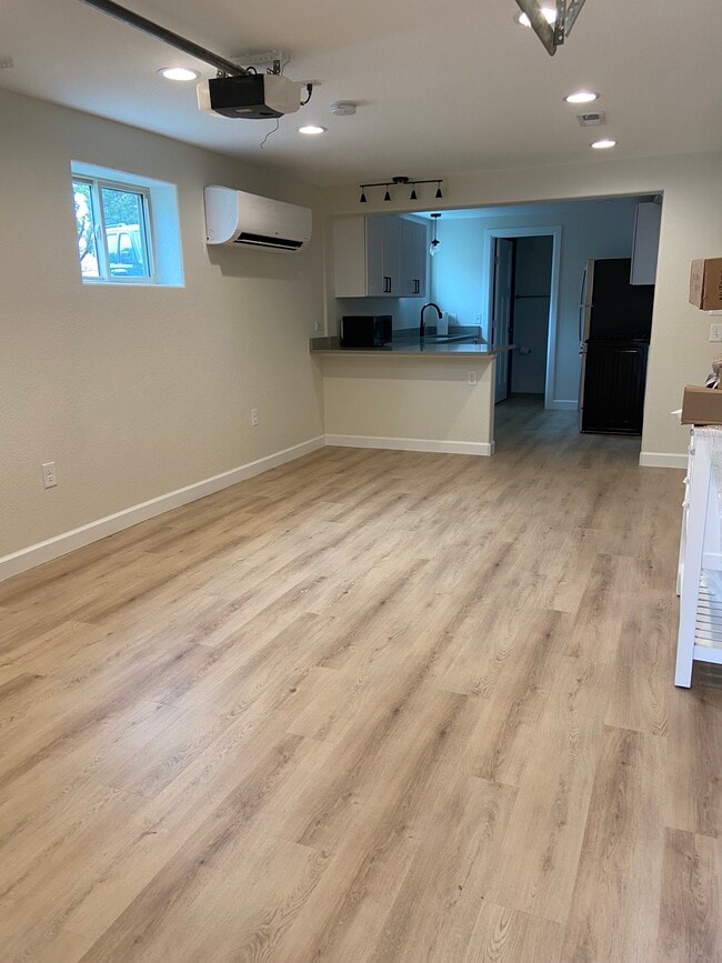 3583 S Bannock St, Unit B in Englewood, CO - Foto de edificio - Building Photo