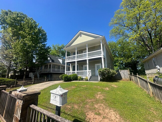 Room in Duplex on Griffin St NW in Atlanta, GA - Foto de edificio - Building Photo