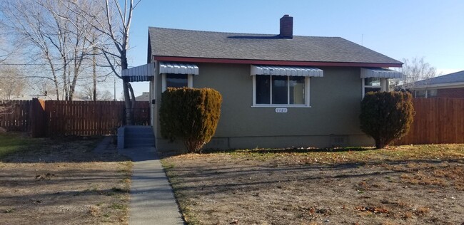 property at 1121 W Columbia Ave