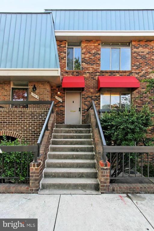 property at 1773 S Hayes St