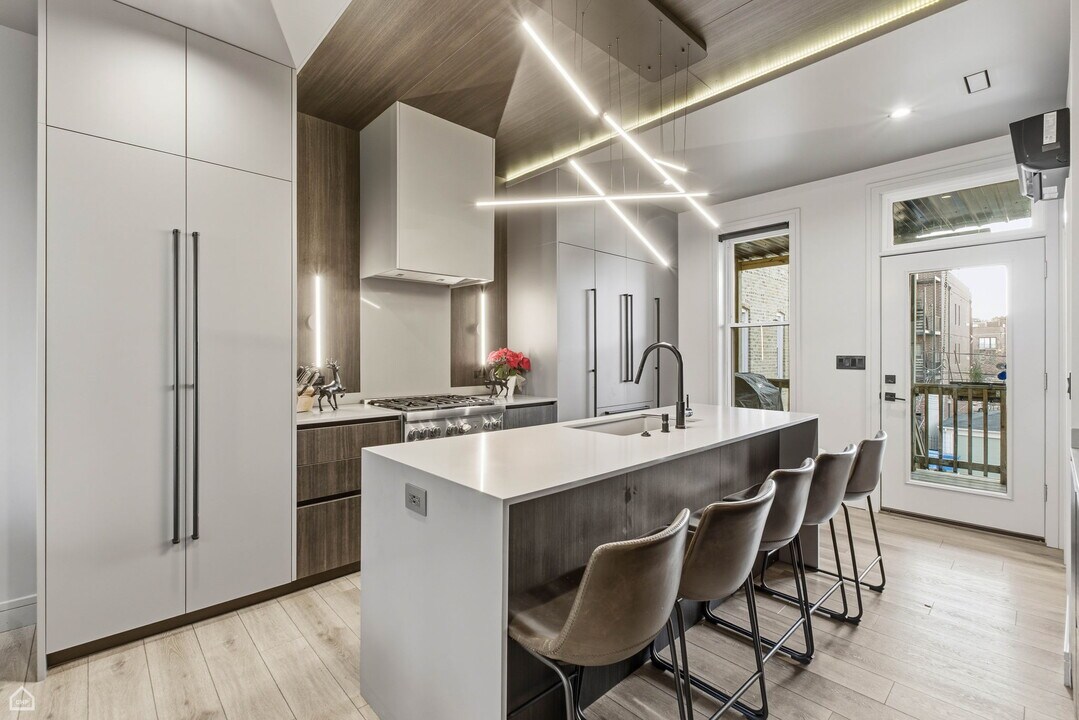 1236 N Cleaver St, Unit #3 in Chicago, IL - Building Photo