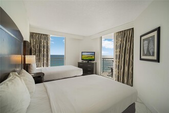 17375 Collins Ave, Unit 1901 in Sunny Isles Beach, FL - Foto de edificio - Building Photo