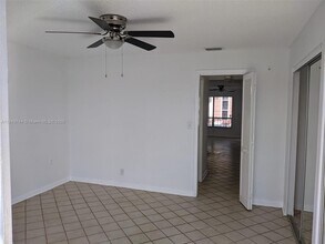 1100 Crystal Lake Dr in Pompano Beach, FL - Building Photo - Building Photo