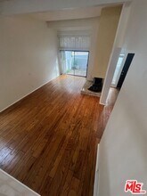 1593 Michael Ln in Los Angeles, CA - Building Photo - Building Photo