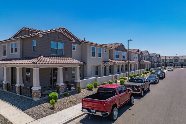 BB Living at Civic Square in Goodyear, AZ - Building Photo - Building Photo