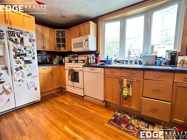 57 S Hobart St, Unit 1 in Boston, MA - Building Photo - Building Photo