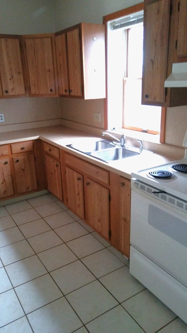 88-90 Pidge Avenue in Pawtucket, RI - Foto de edificio - Building Photo