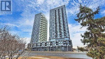 498 Caldari Rd in Vaughan, ON - Building Photo