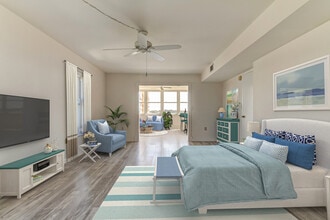 5130 Brittany Dr S in St. Petersburg, FL - Building Photo - Building Photo