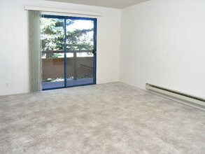 Ashland Garden Apartments in San Lorenzo, CA - Foto de edificio - Interior Photo