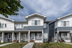 7628 Mapleford Blvd in Regina, SK - Building Photo