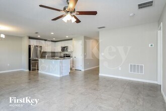 421 Earhart Dr in Davenport, FL - Building Photo - Building Photo