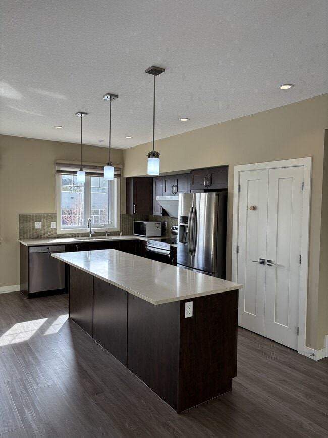 1023-1173 173 St SW in Edmonton, AB - Building Photo - Building Photo