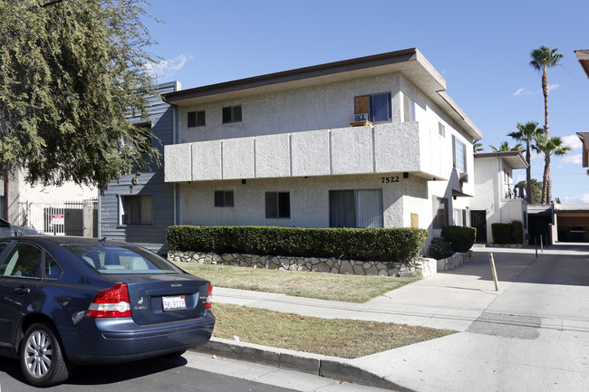 7522 Canby Ave in Reseda, CA - Building Photo - Primary Photo