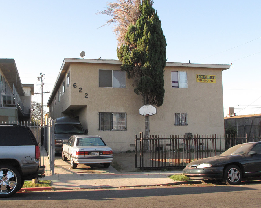 622 W 75th St in Los Angeles, CA - Building Photo