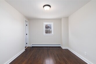 28 Aircraft Rd in Southington, CT - Building Photo - Building Photo