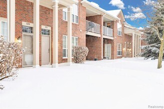 8208 Chesapeake Cir in Commerce Township, MI - Building Photo - Building Photo