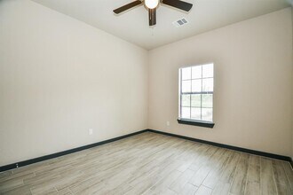 7802 Dandy St-Unit -A in Houston, TX - Building Photo - Building Photo