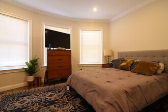 17 Walk Hill St, Unit 1 in Boston, MA - Foto de edificio - Building Photo