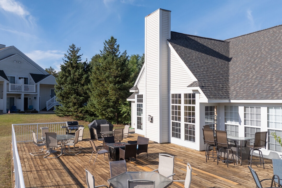 Harbour Ridge Apartments in Traverse City, MI - Foto de edificio