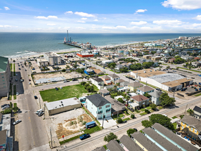 2307 Bernardo De Galvez Ave in Galveston, TX - Building Photo - Building Photo