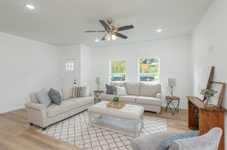 1267 E Magnolia Ave in Fort Worth, TX - Building Photo - Building Photo
